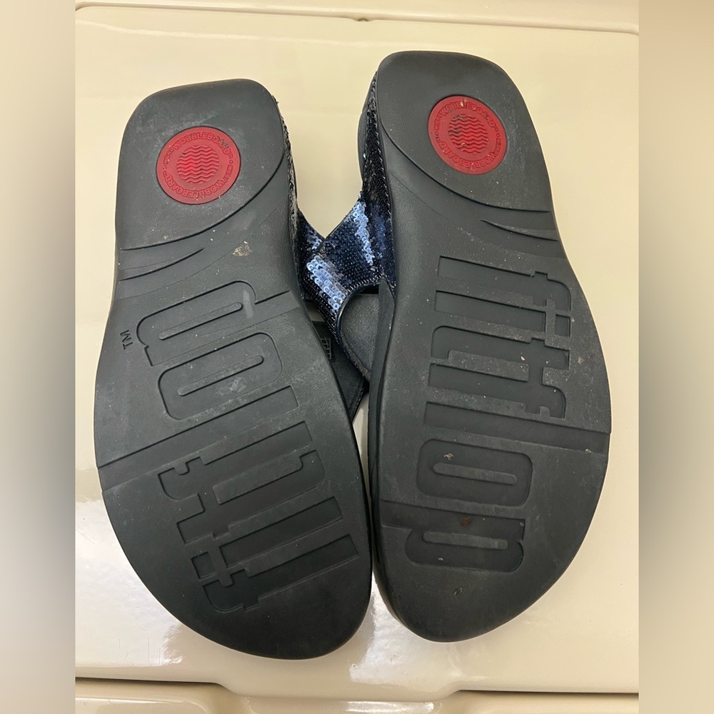 Fit Flop Toe-Post Flip-Flops Navy Blue size 9 PreOwned - Picture 2 of 3